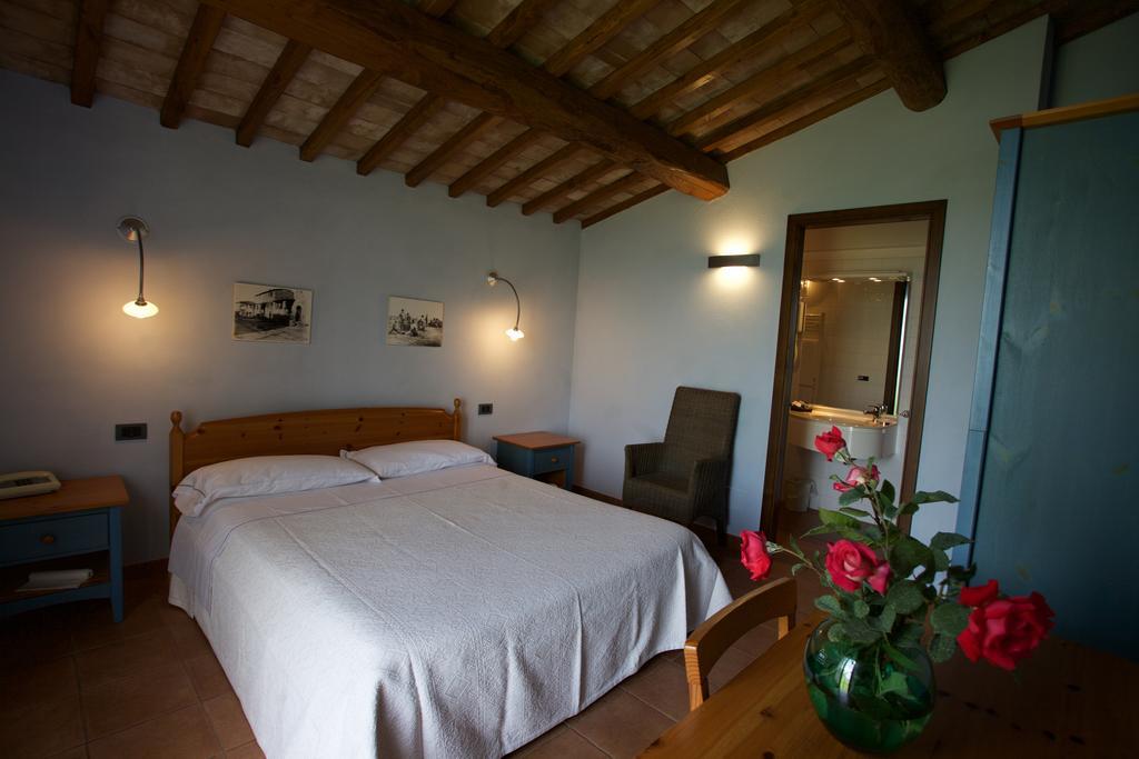 Bio Agriturismo Il Torrione Saturnia Habitación foto